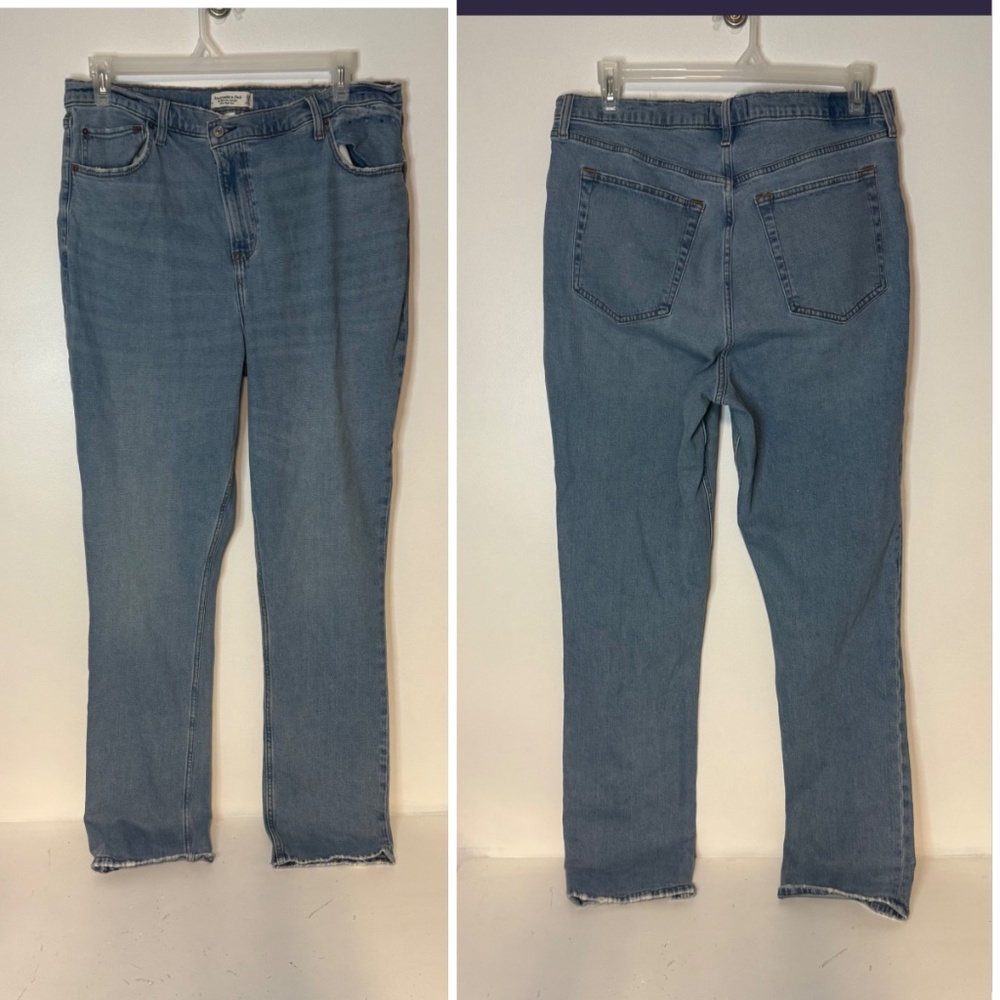 Abercrombie & Fitch Curve Love The 90s Straight Ultra High Rise Jeans 18L